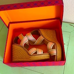 Tory Burch Frieda 100 MM Espadrilles Wedge.